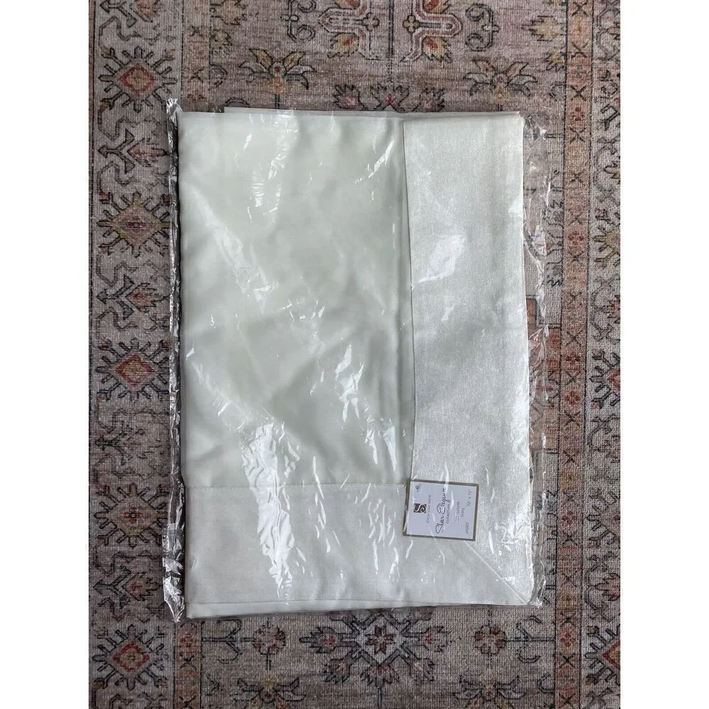 Sheer Elegance tablecloth color