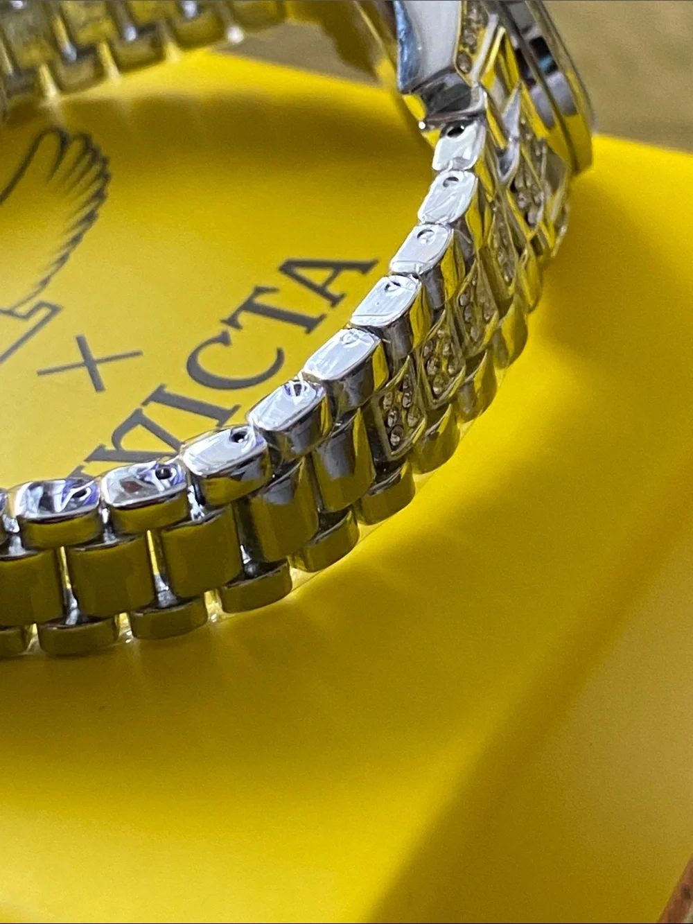 Invicta shimmering silver