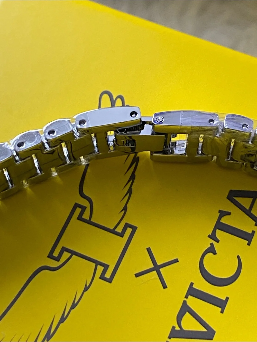 Invicta shimmering silver