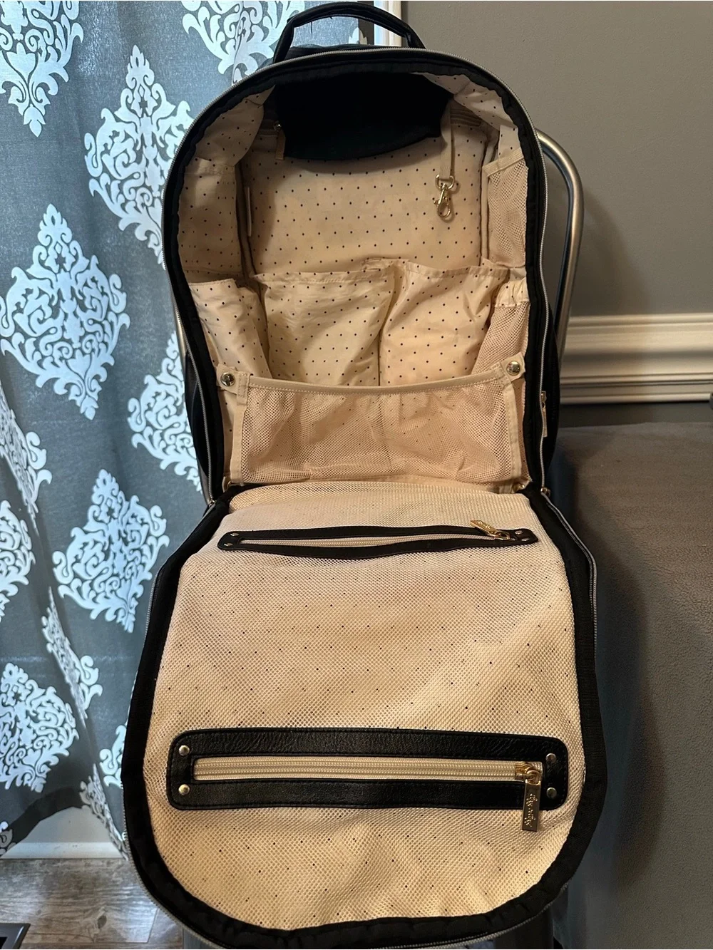 Itzy Ritzy boss backpack