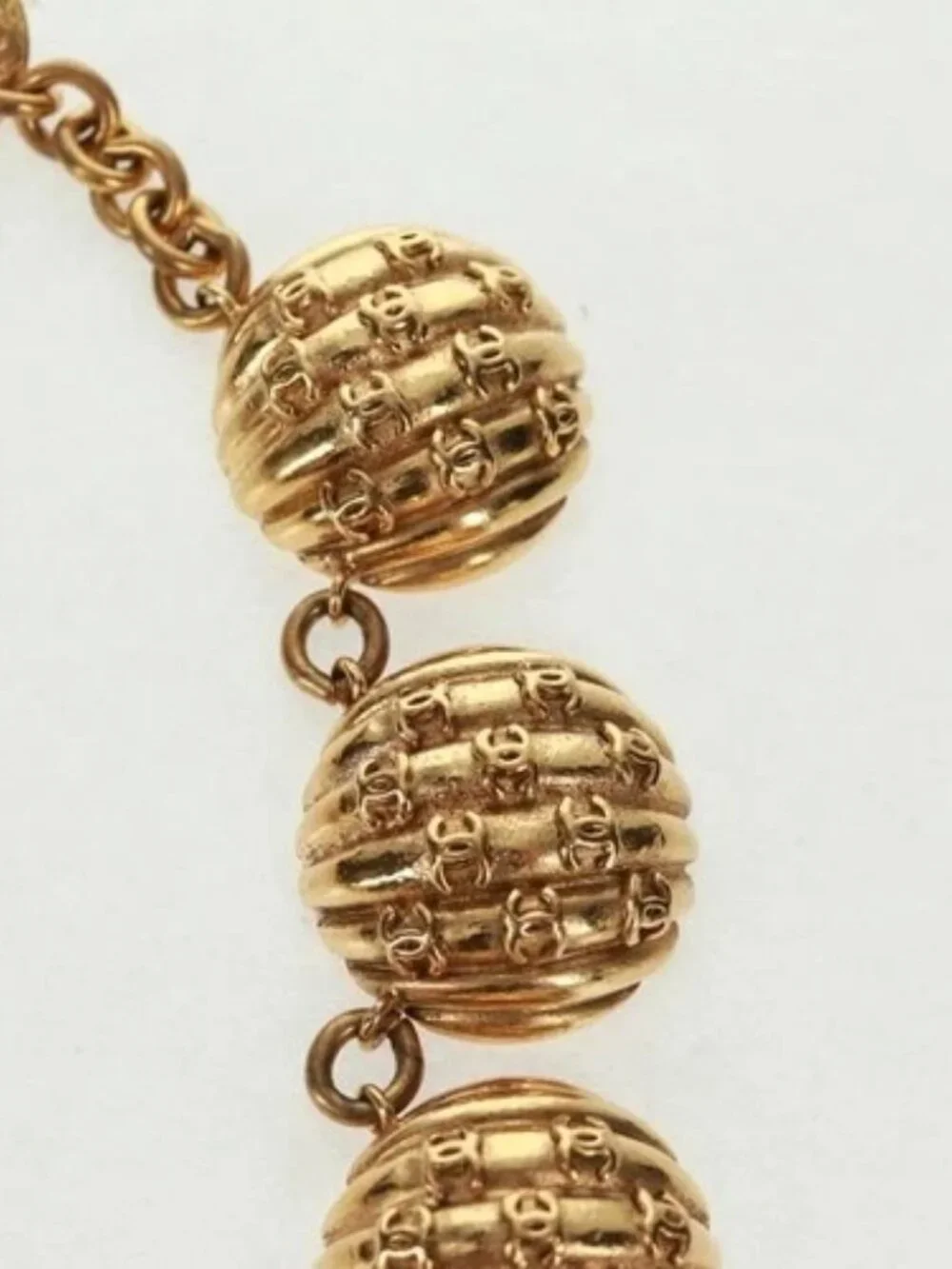 CHANEL brand	chanel color	gold
