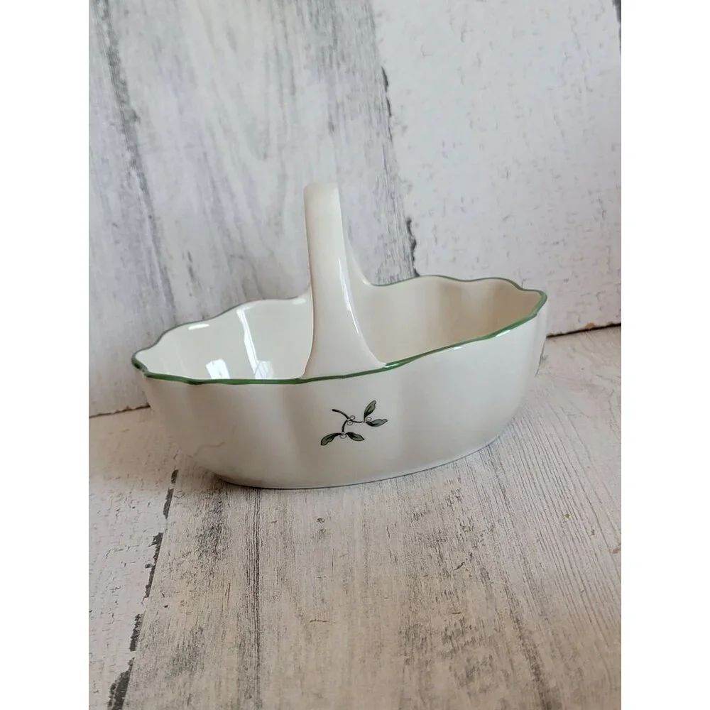 unbranded spode basket
