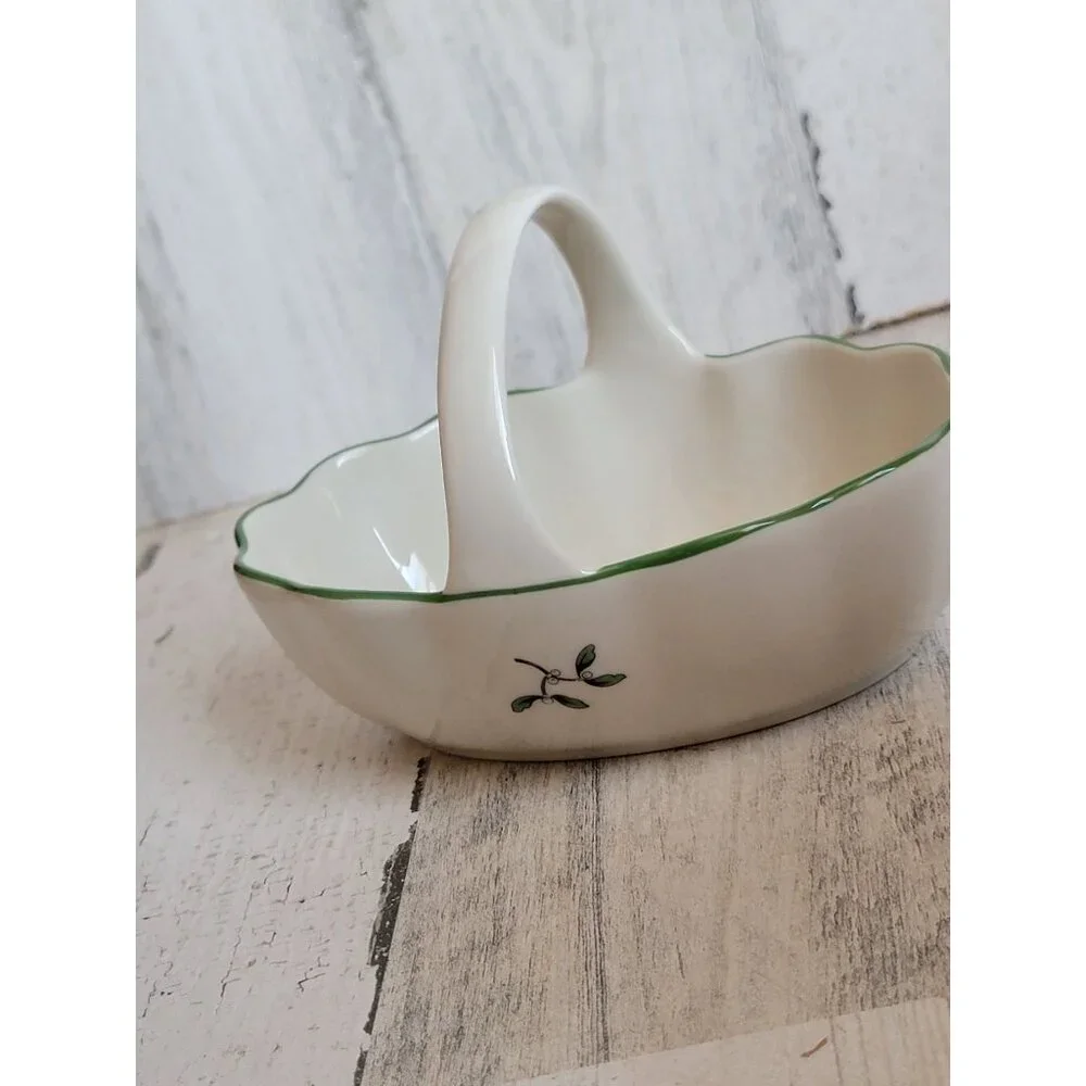 unbranded spode basket