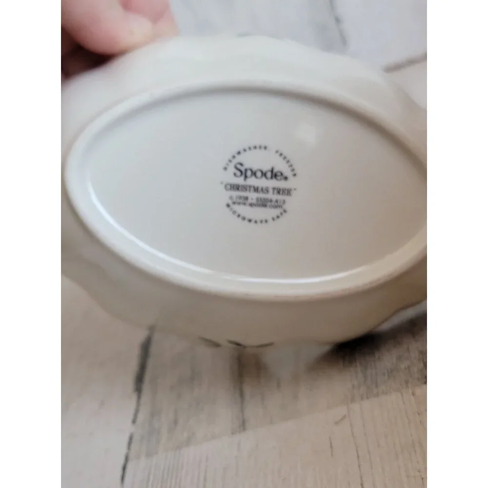 unbranded spode basket