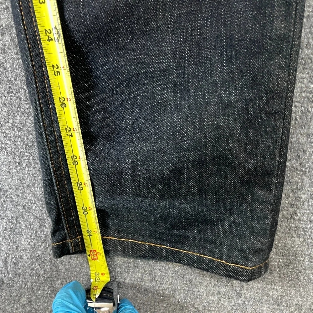Levis tag size