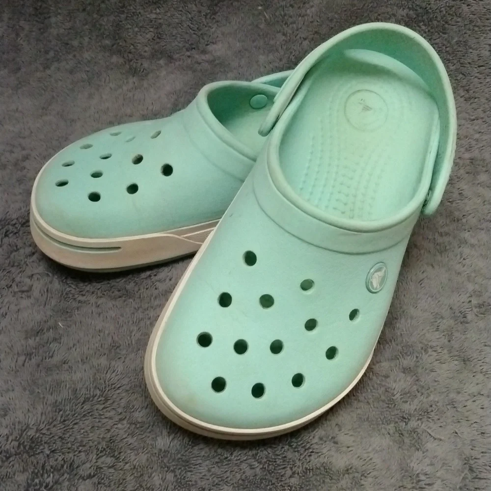 CROCS questions leave