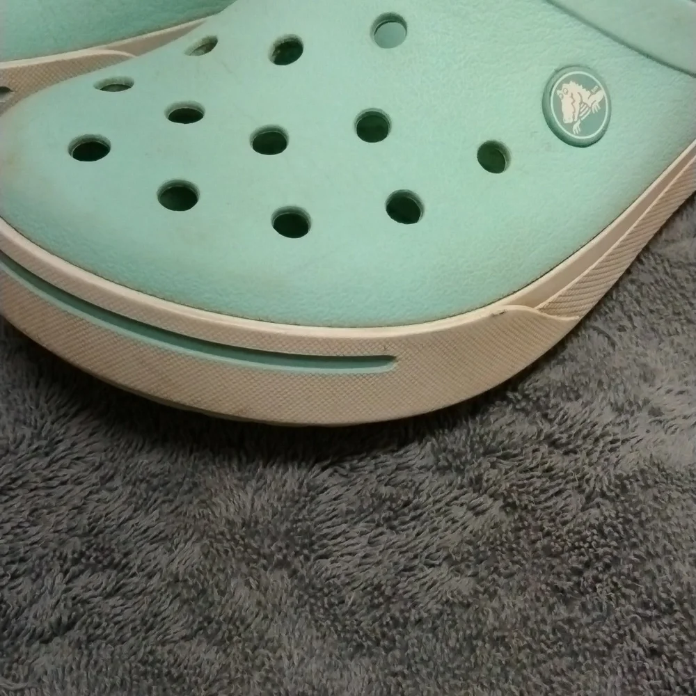 CROCS questions leave