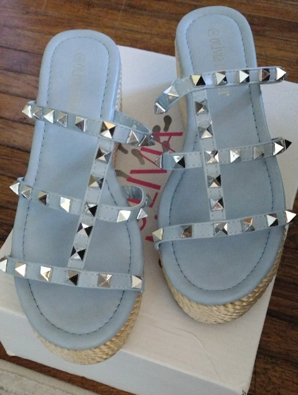 Olivia Miller light blue