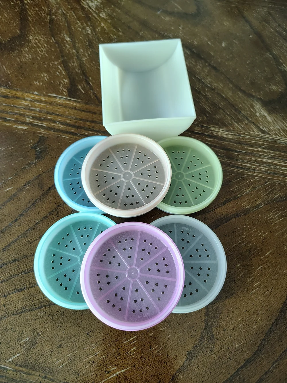 Tupperware set stackable