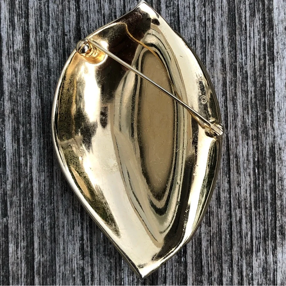 Crown Trifari Gold Tone Brooch