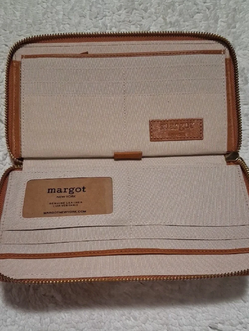 margot zip around