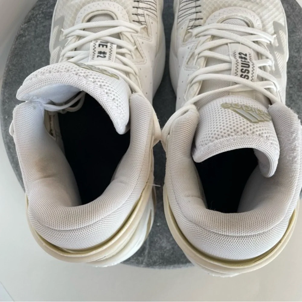 💛 Adidas D.O.N. Issue #2 White Gold Metallic Sneakers