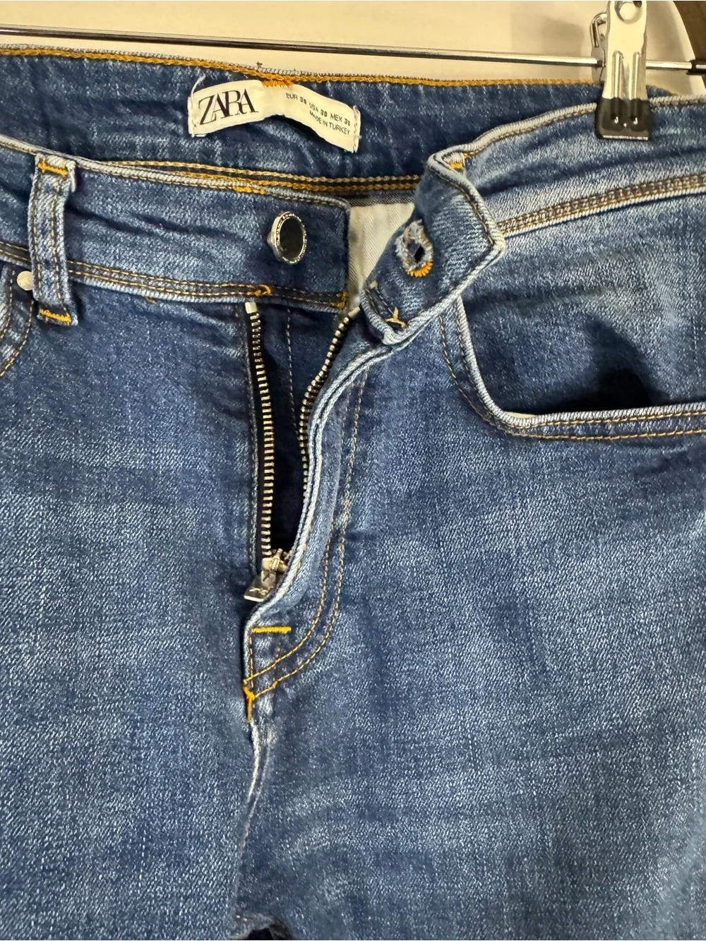 Zara Men Slim Straight Jeans in Blue Wash