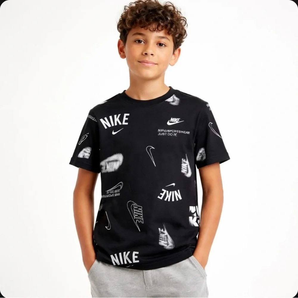 Nike Sportswear Big Kids' Just Do It Black T-Shirt Boys Size Medium 10-12