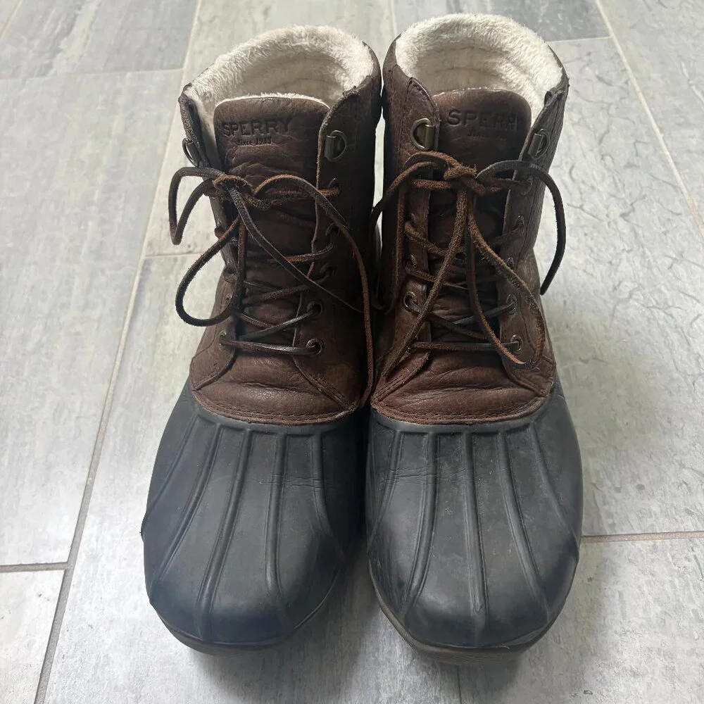 Sperry stay warm