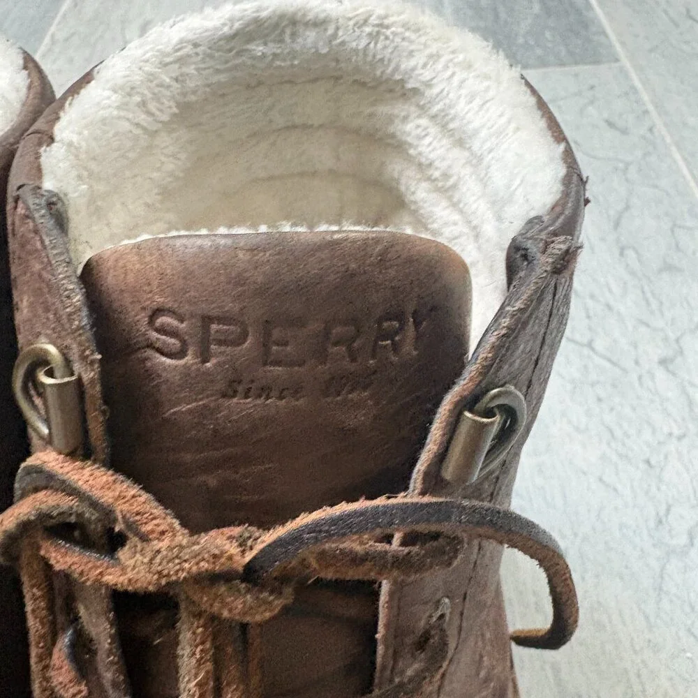 Sperry stay warm
