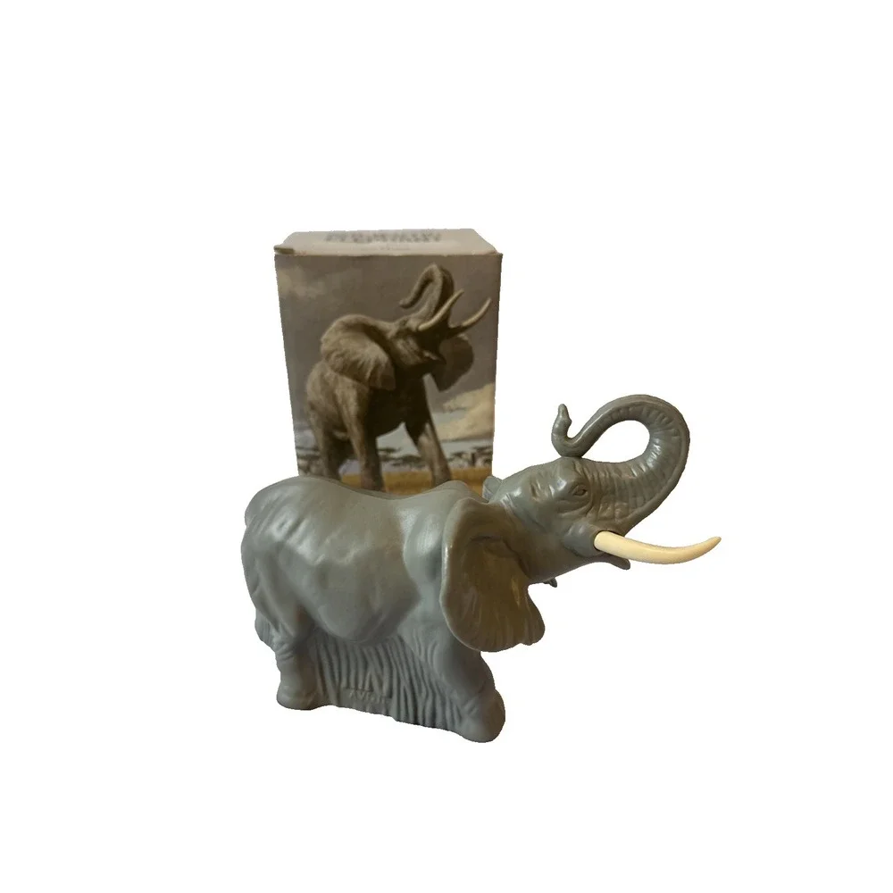 Vintage 1977 Avon Majestic Elephant Decanter Bottle Full W/Box Wild Country