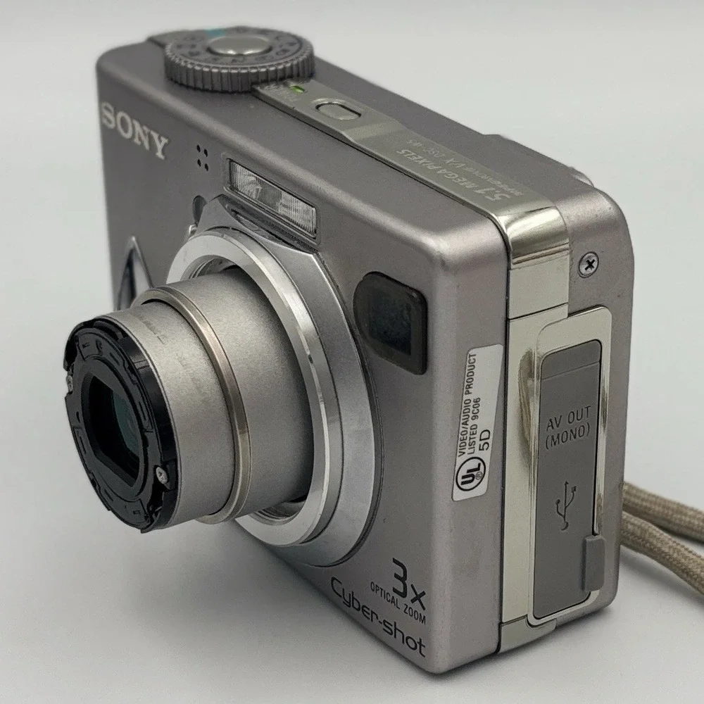 Sony DSC-W5 Cyber-shot 5.1MP 3x Optical Zoom Digital Camera W/ Case Works NO SD