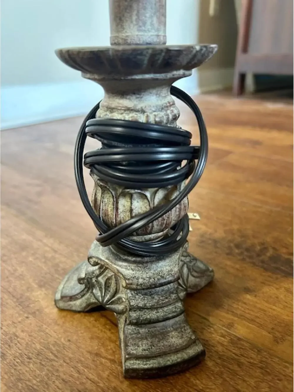 Vintage Style Table Lamp with Decorative Base and Fabric Shade