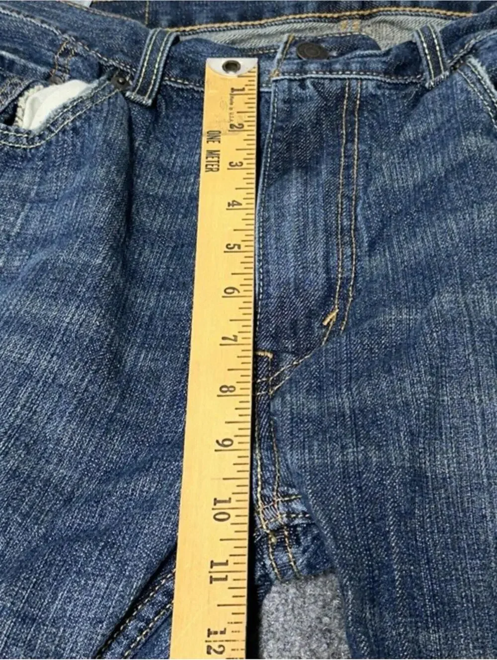 Levis used clothing