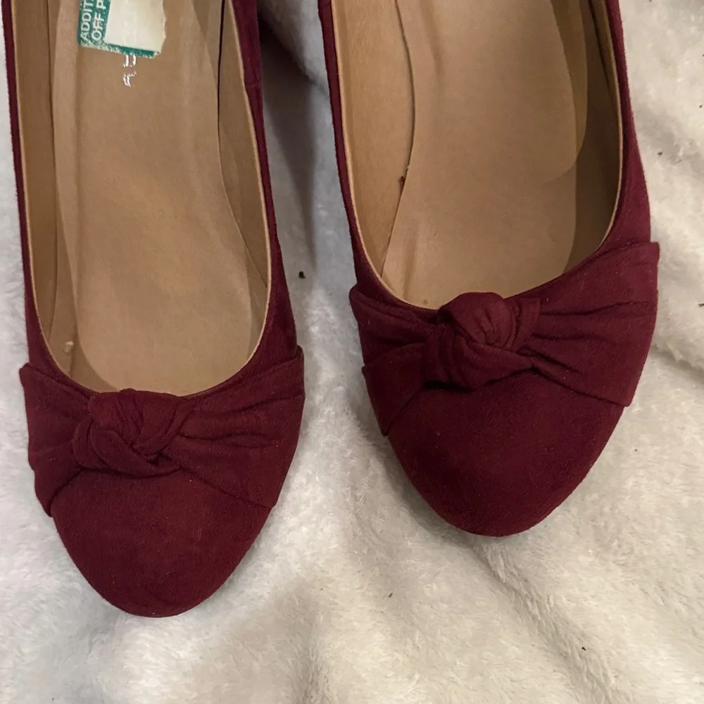 CL by Laundry suede wedge