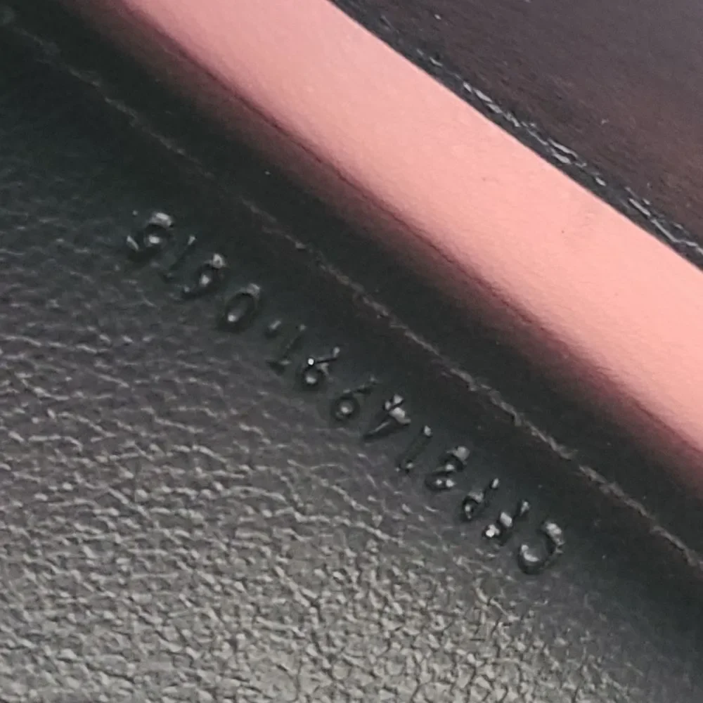 Yves Saint Laurent free feel