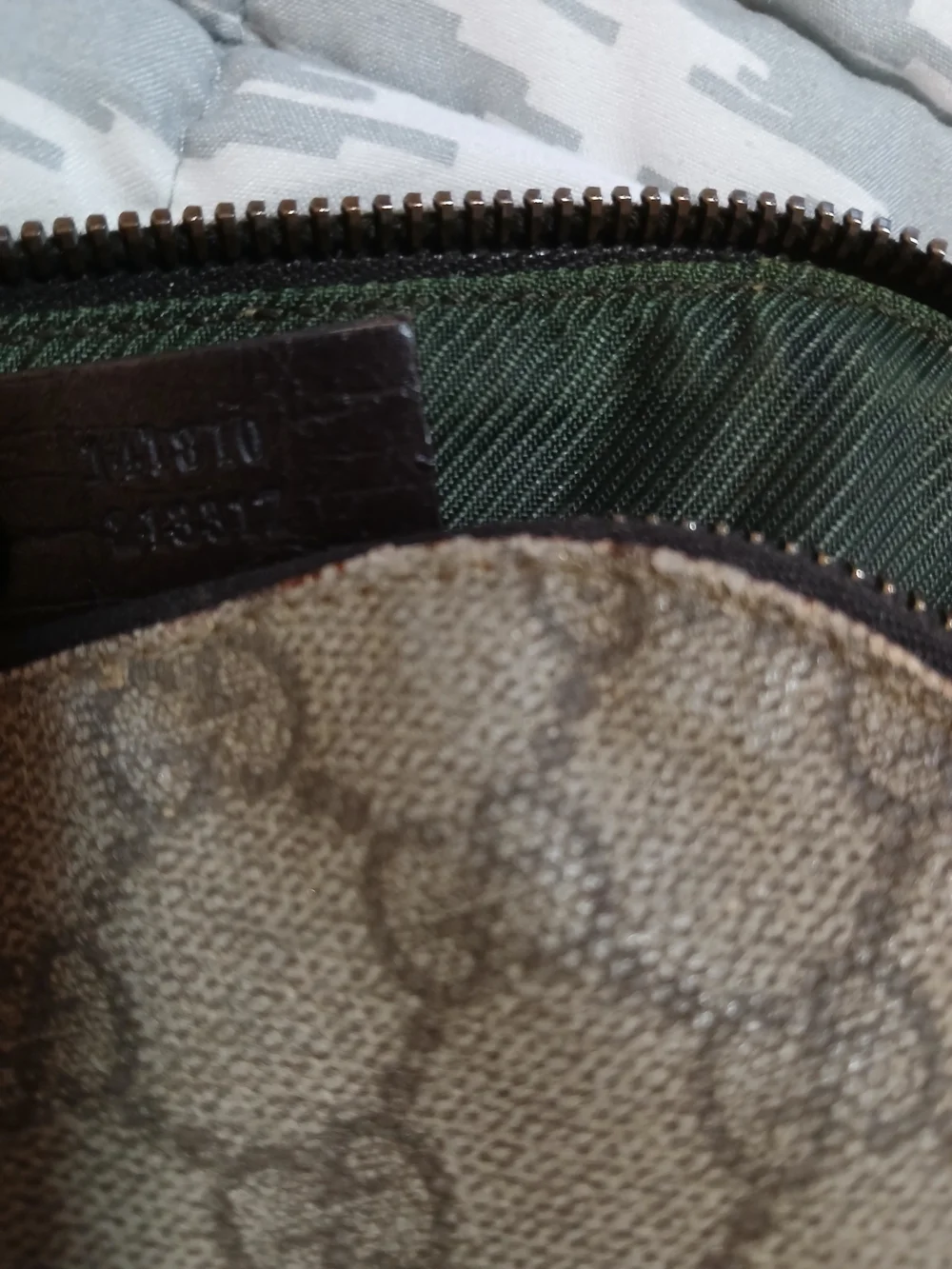 Gucci classic monogram