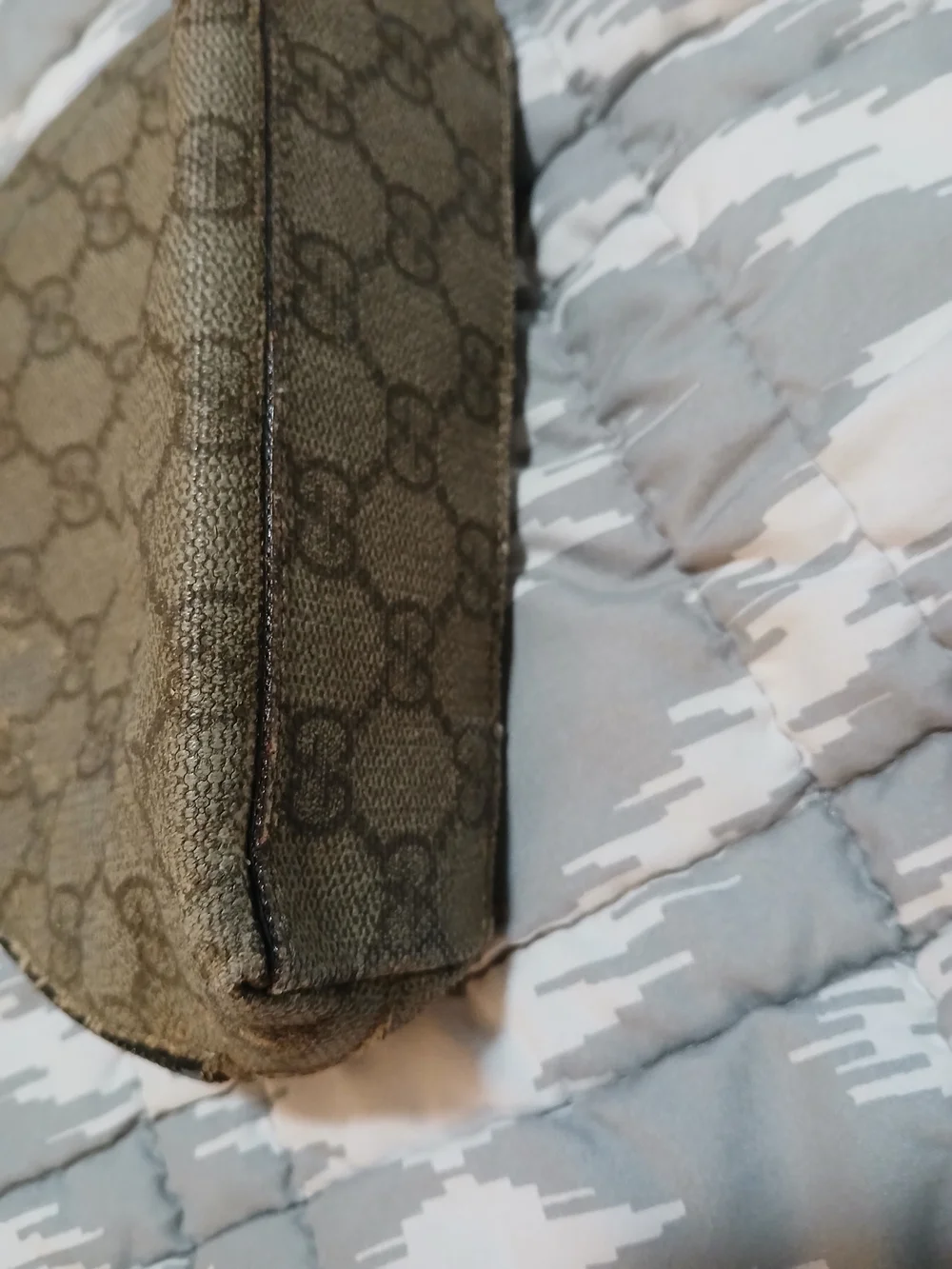 Gucci classic monogram