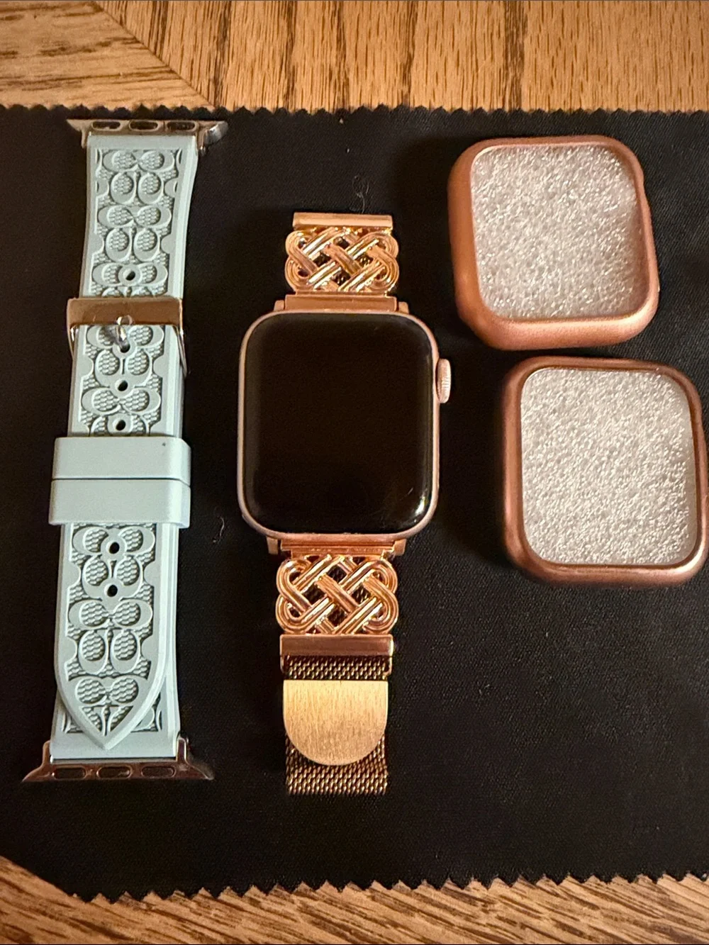 Apple smartwatch ornate