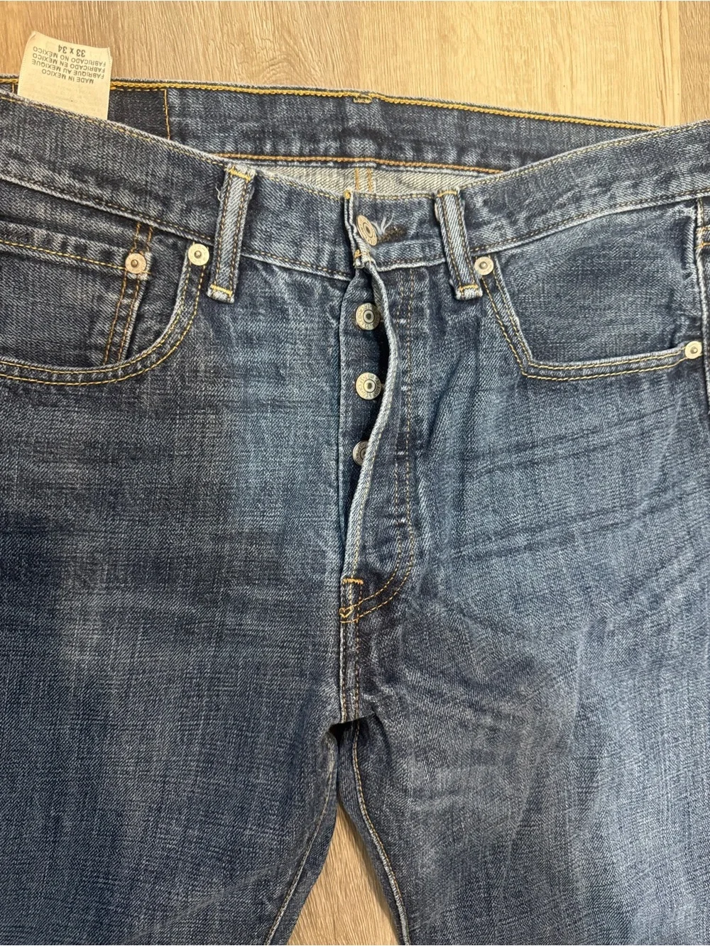Levis straight leg