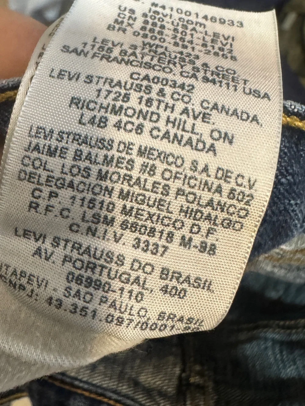 Levis straight leg
