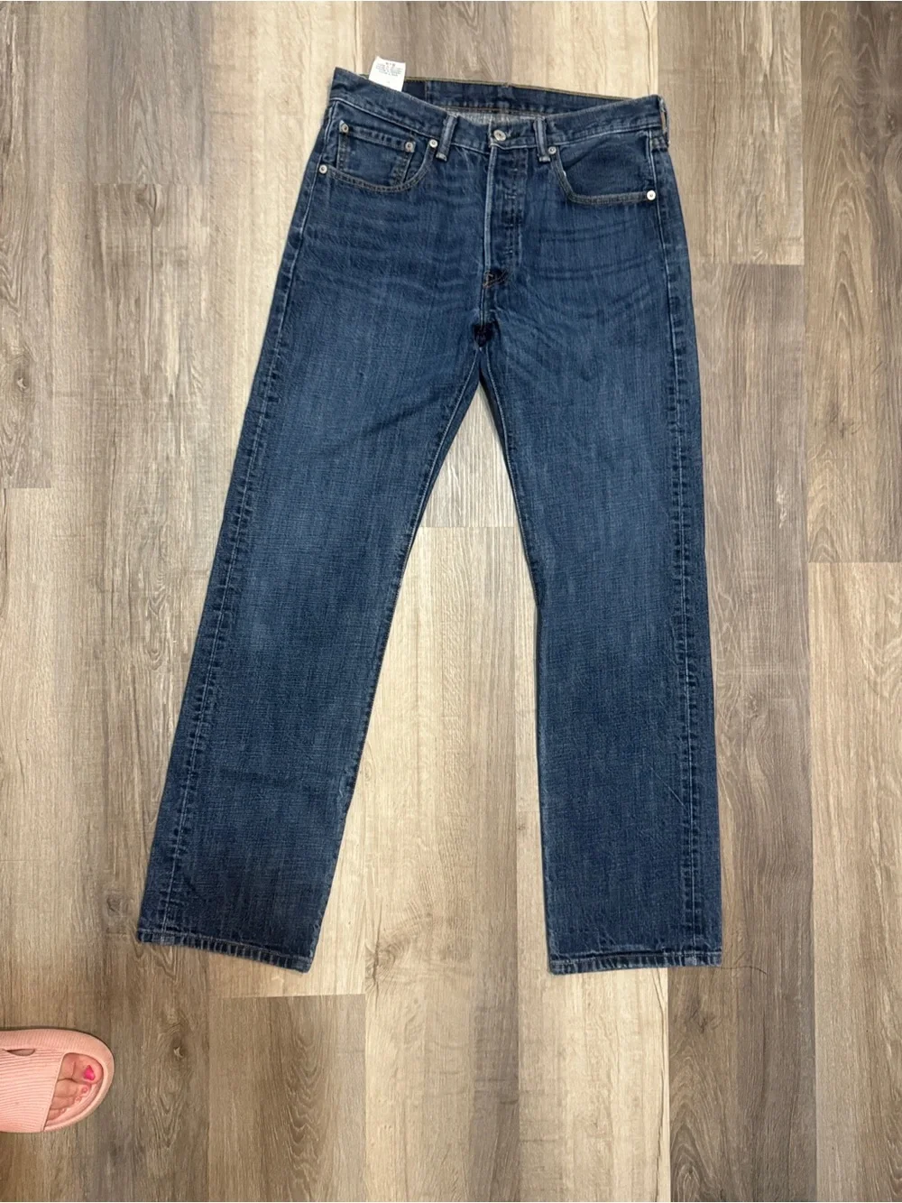 Levis straight leg