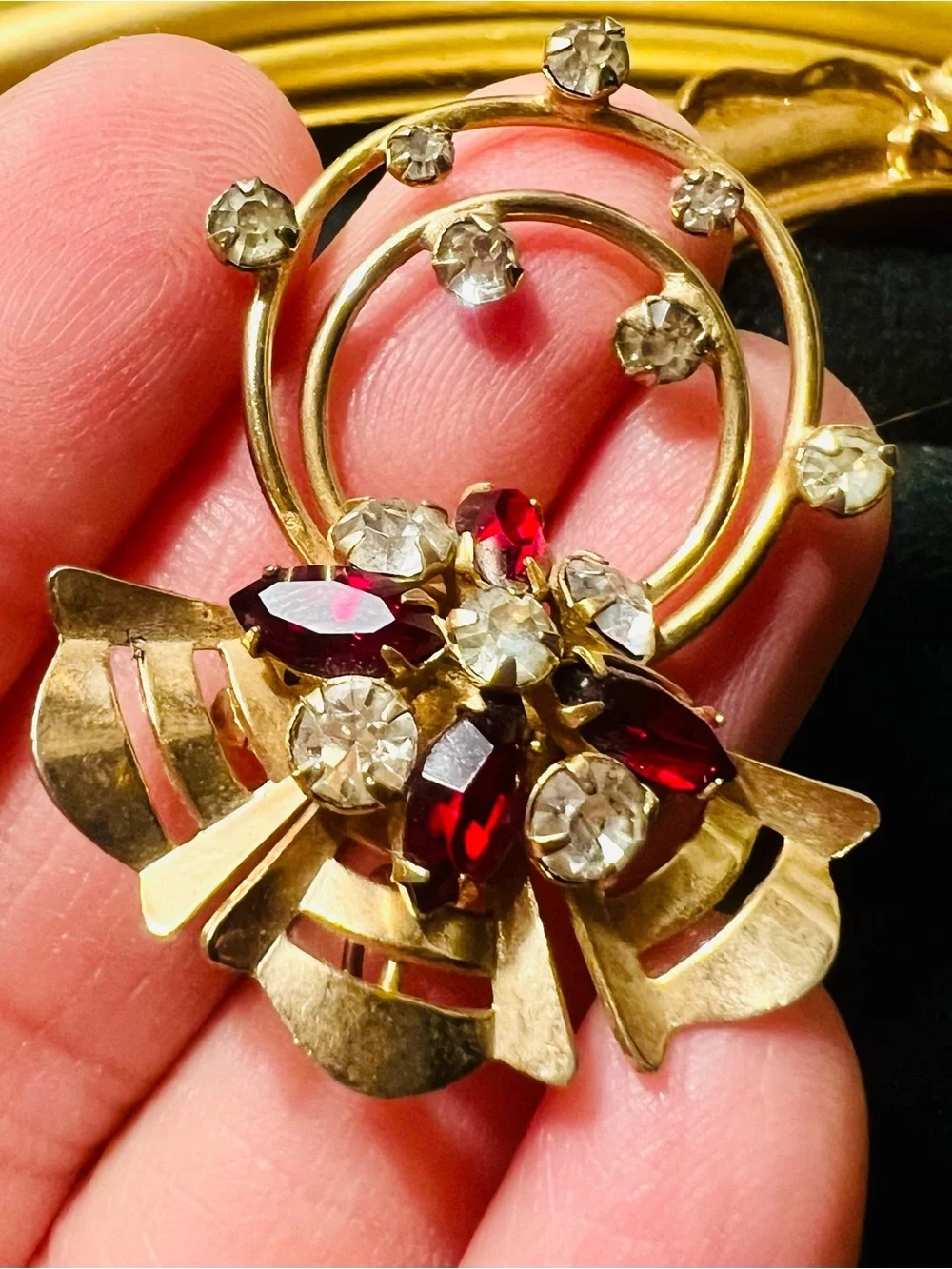 Mid Century Vintage 1940’s Scitarelli brooch, 12k Gold Plated With Rhinestones.
