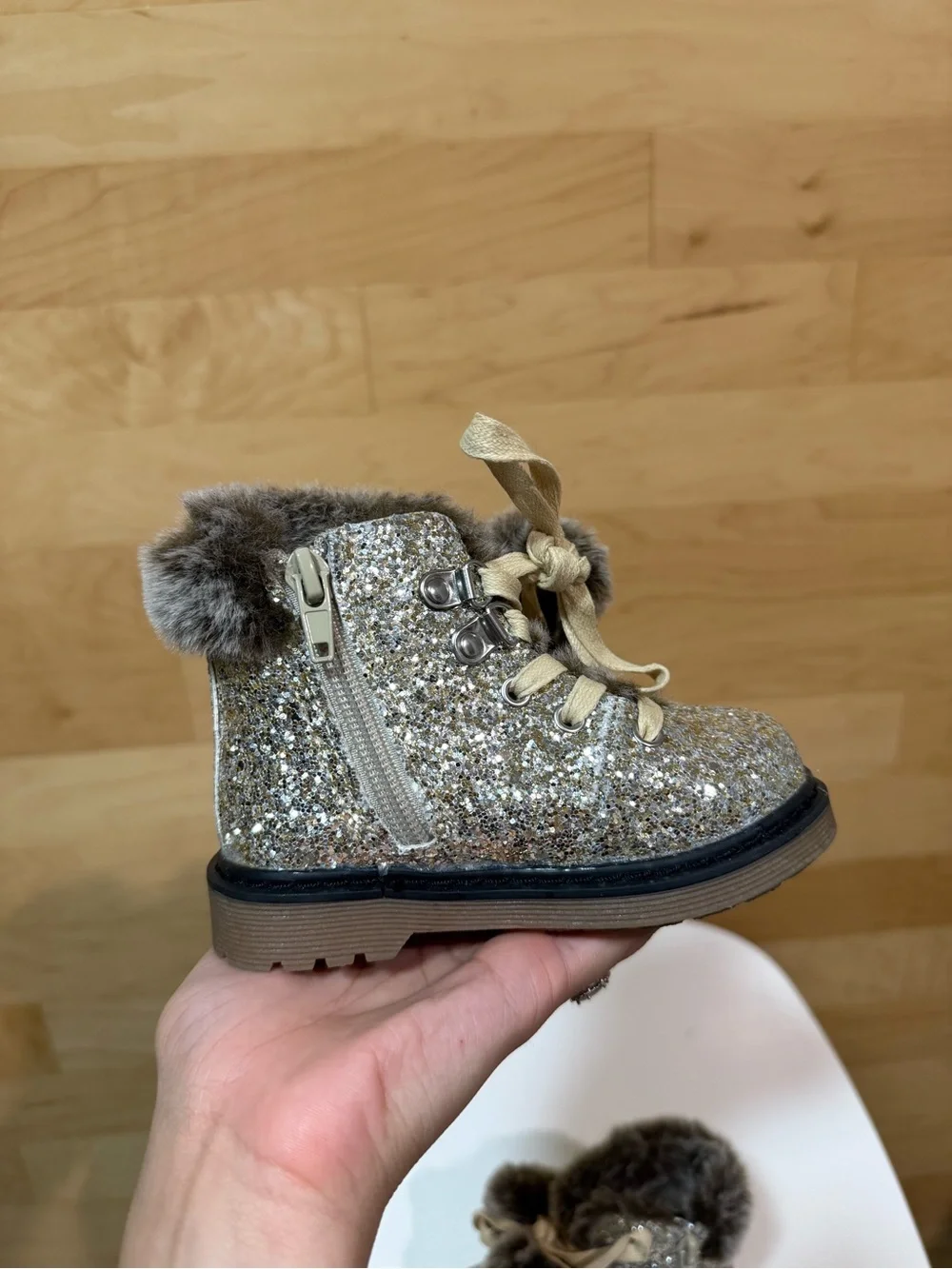 Nicole Miller New York sparkling glitter