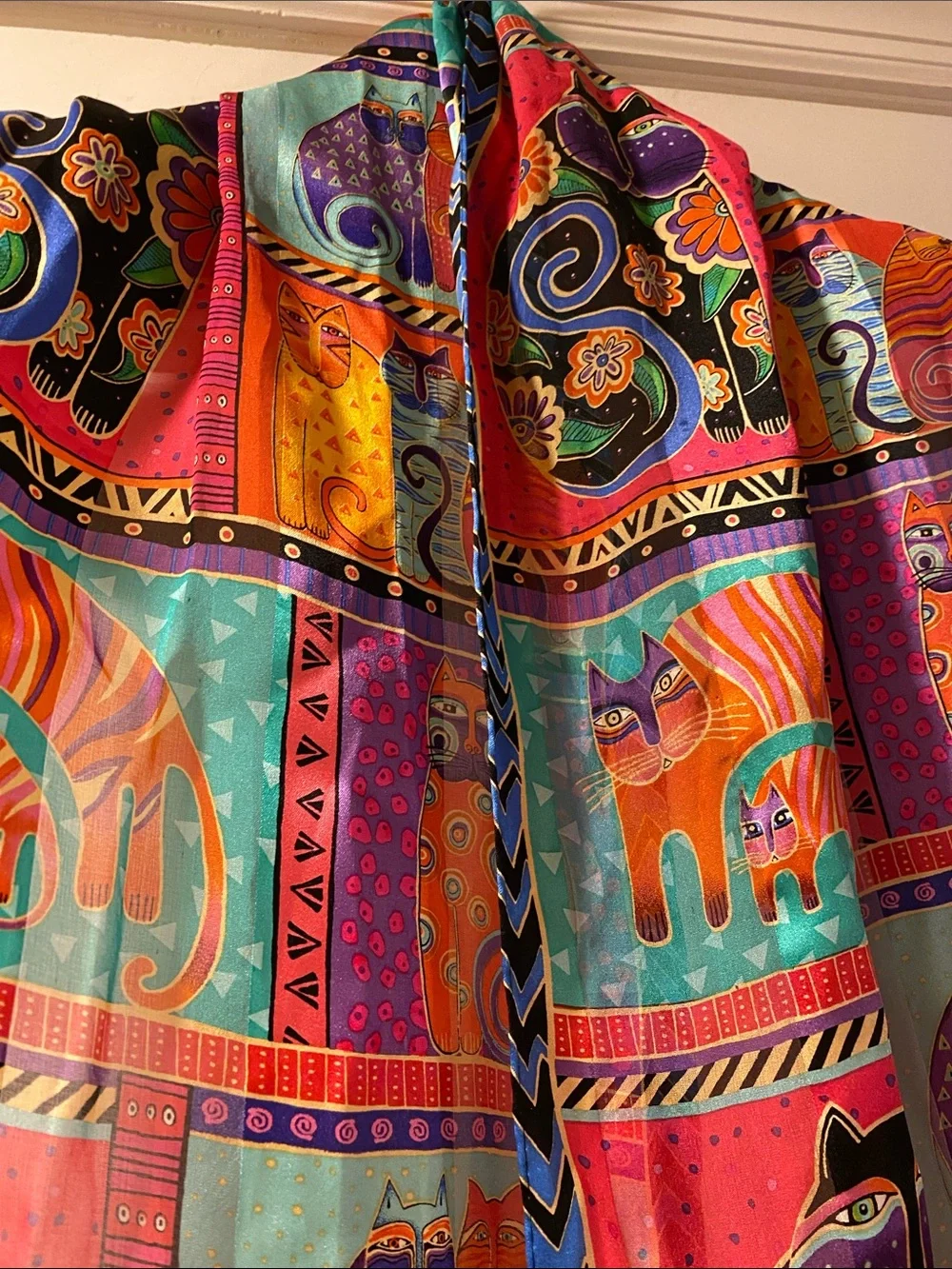 Laurel Burch 💯 silk