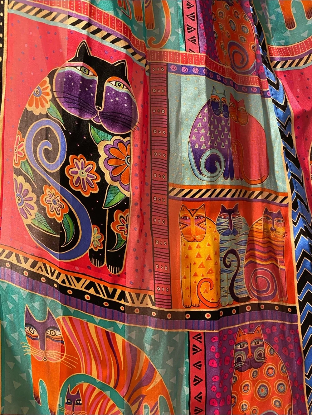 Laurel Burch 💯 silk