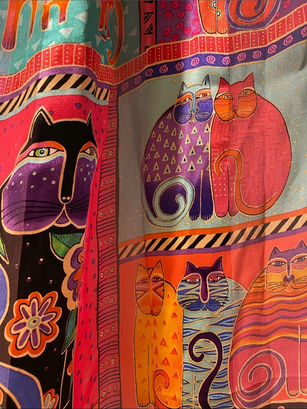 Laurel Burch 💯 silk