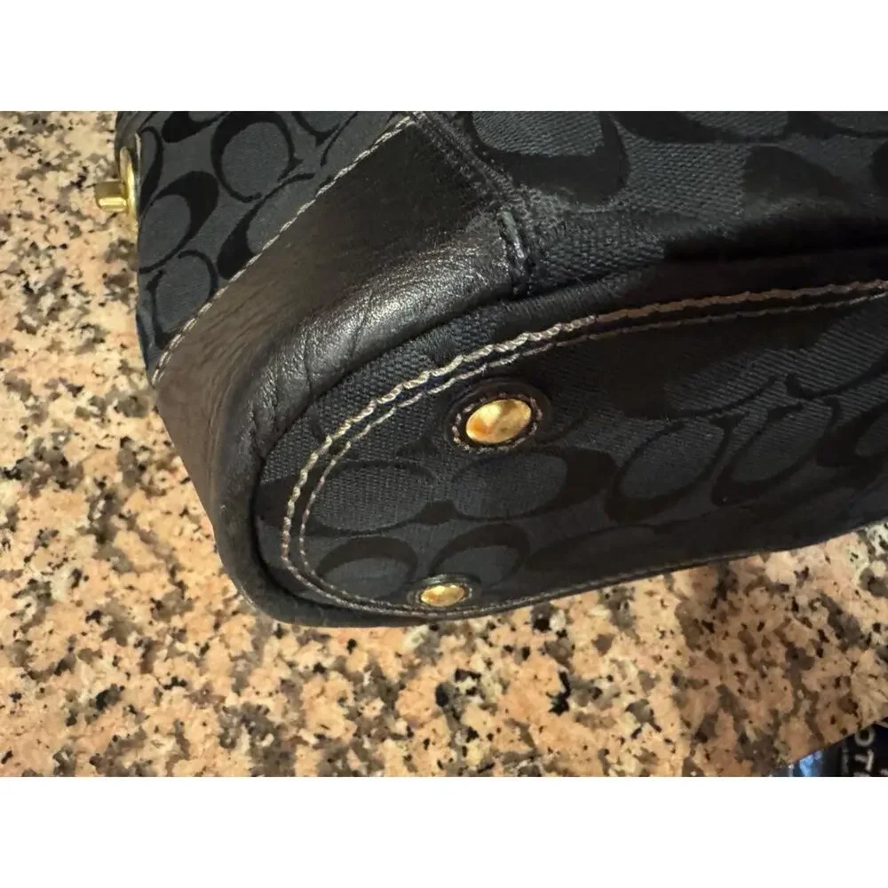 Coach #11237 signature