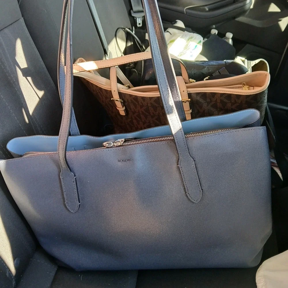 Coach large avenue