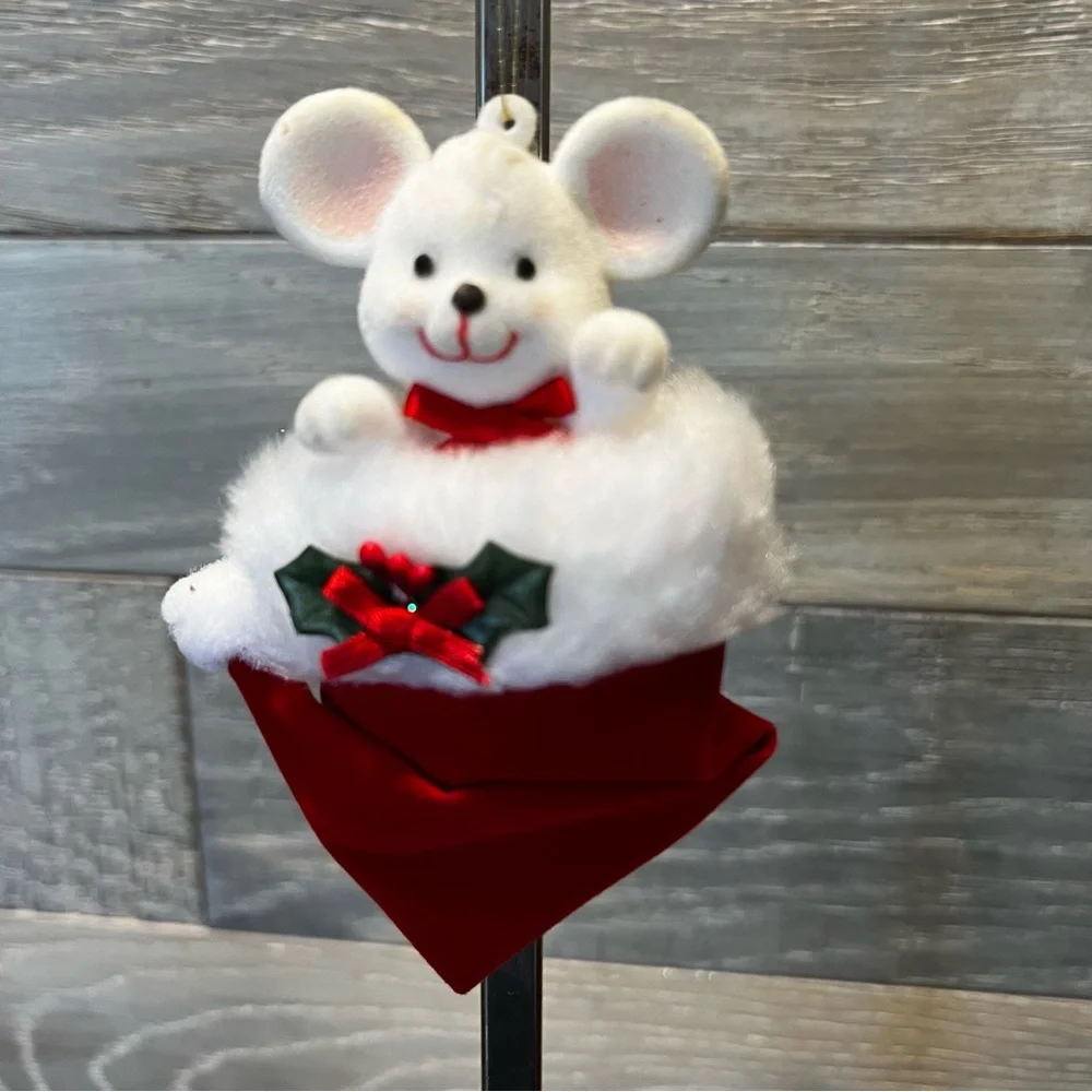 Vintage 1980’s Avon Flocked Peek A Boo Mouse Christmas Tree Ornament‎ Fuzzy