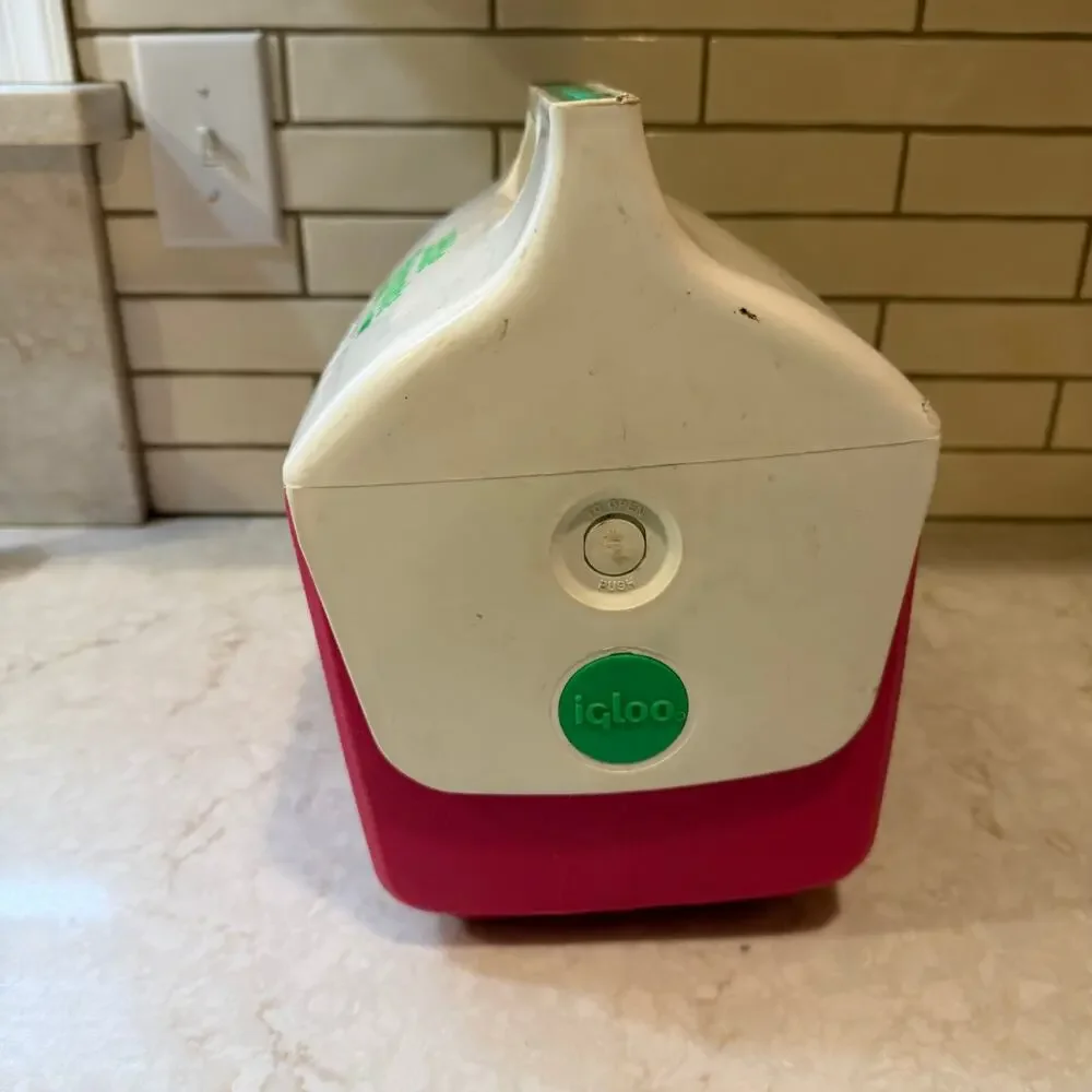 Vintage Cherry Pink‎ Little Playmate by Igloo Push Button Drink Picnic Cooler O6