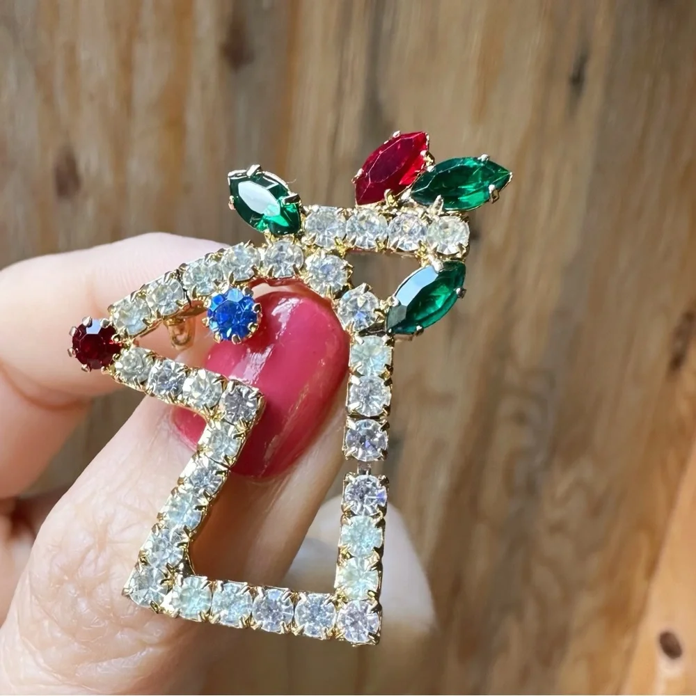 N/A excellent brooches