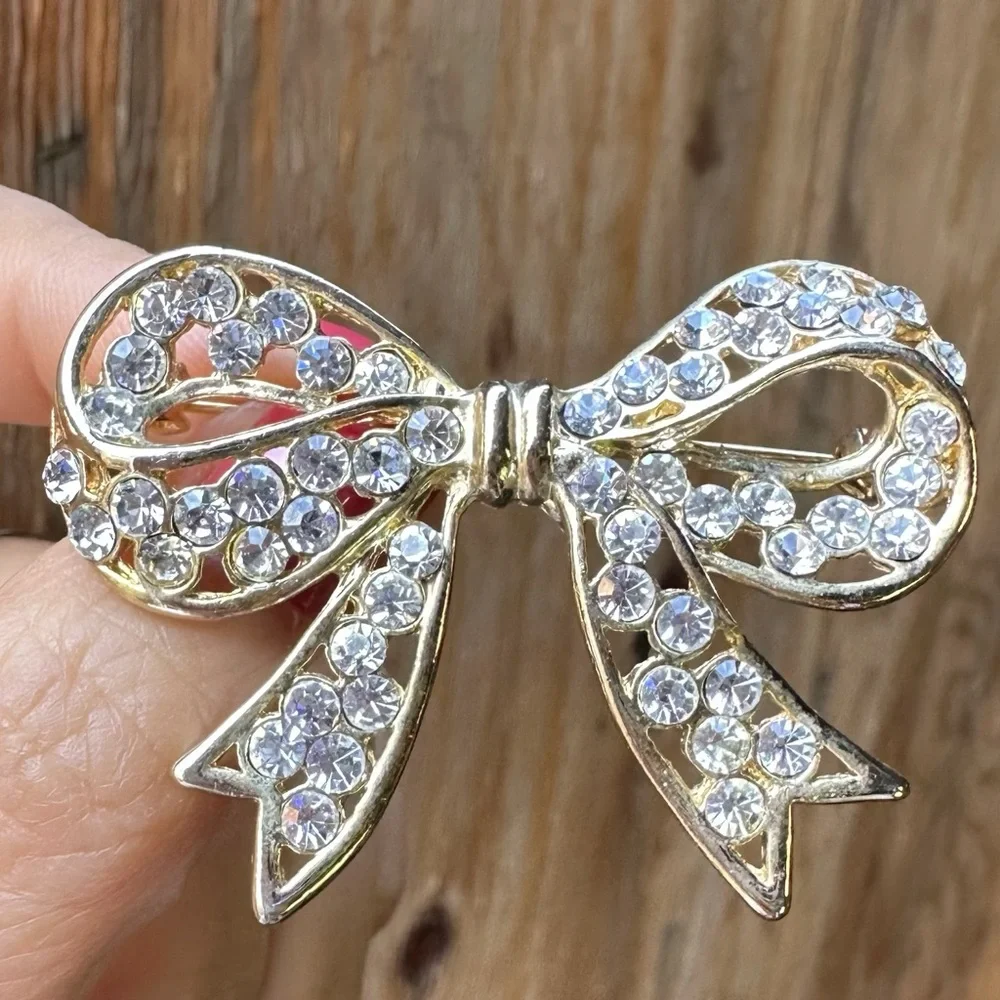 N/A excellent brooches