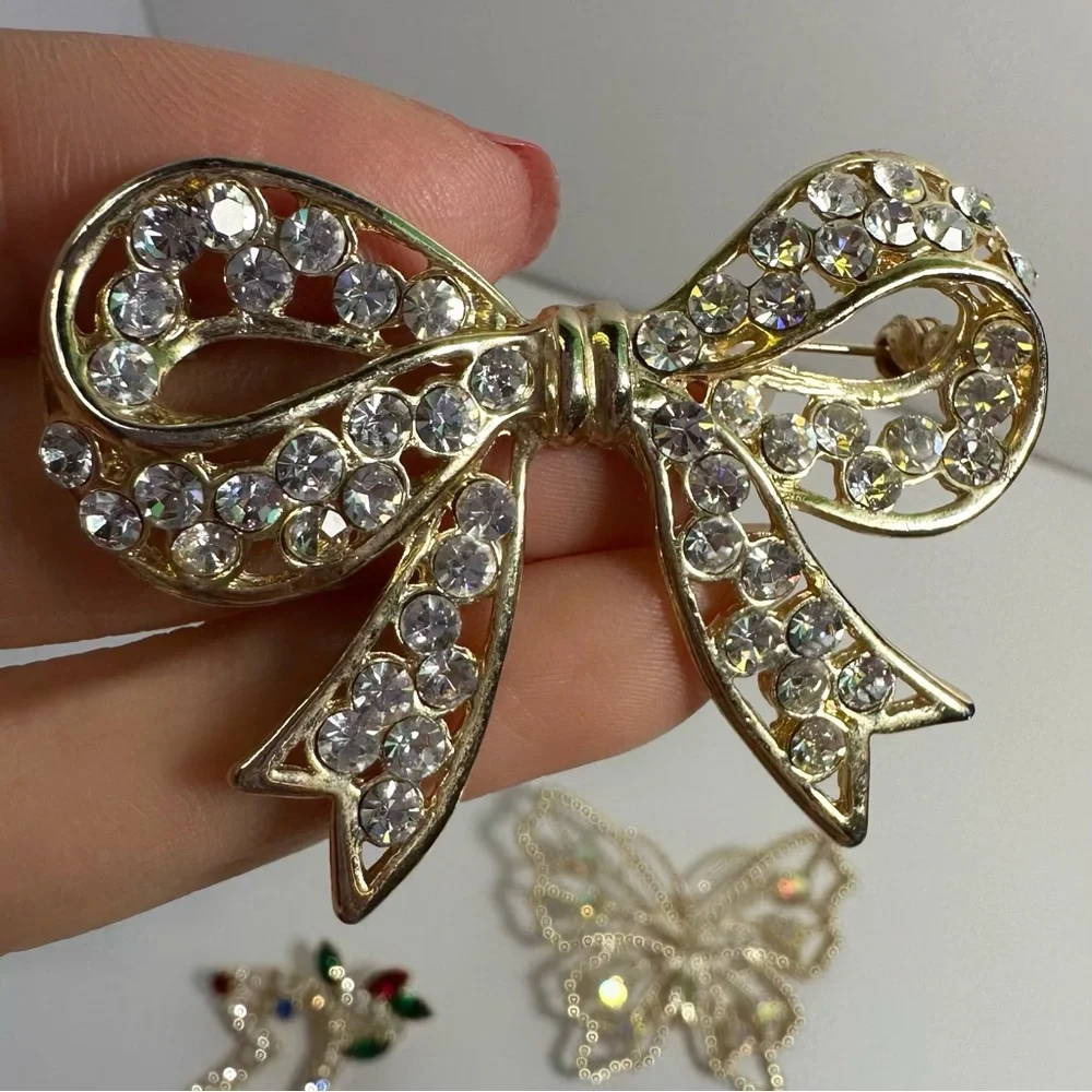 N/A excellent brooches