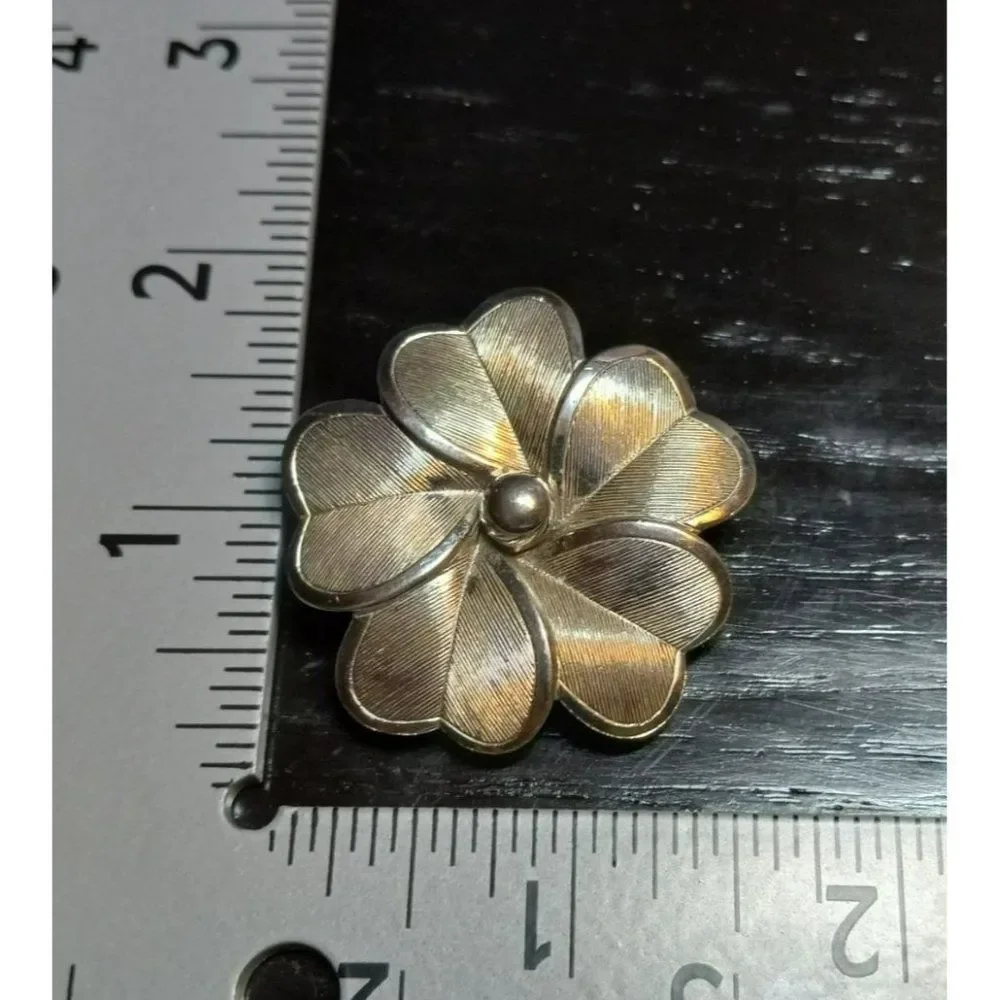 Unknown vintage flower
