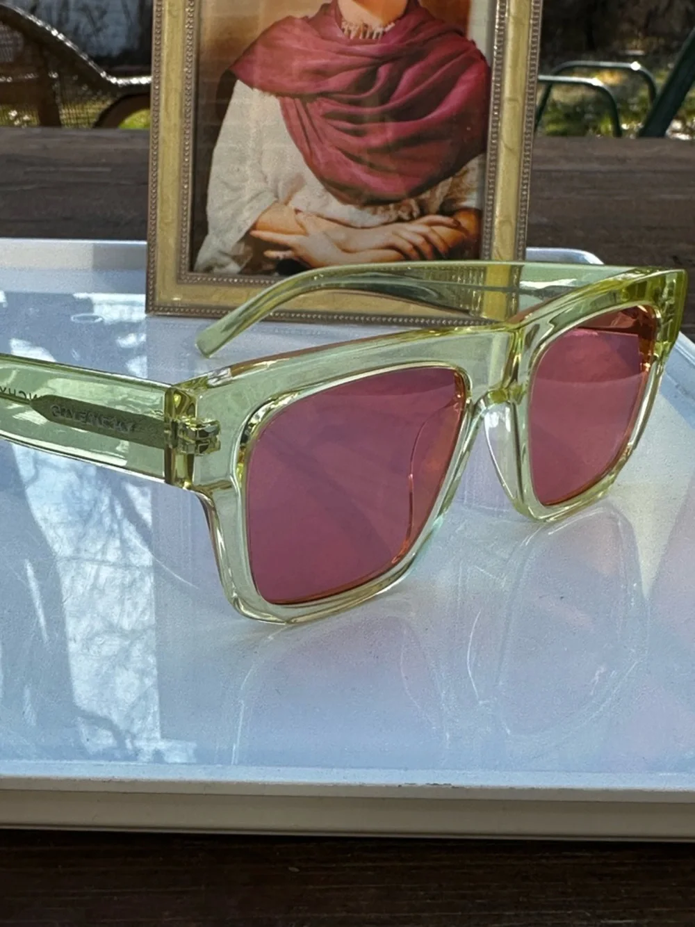Givenchy gv400020 translucent