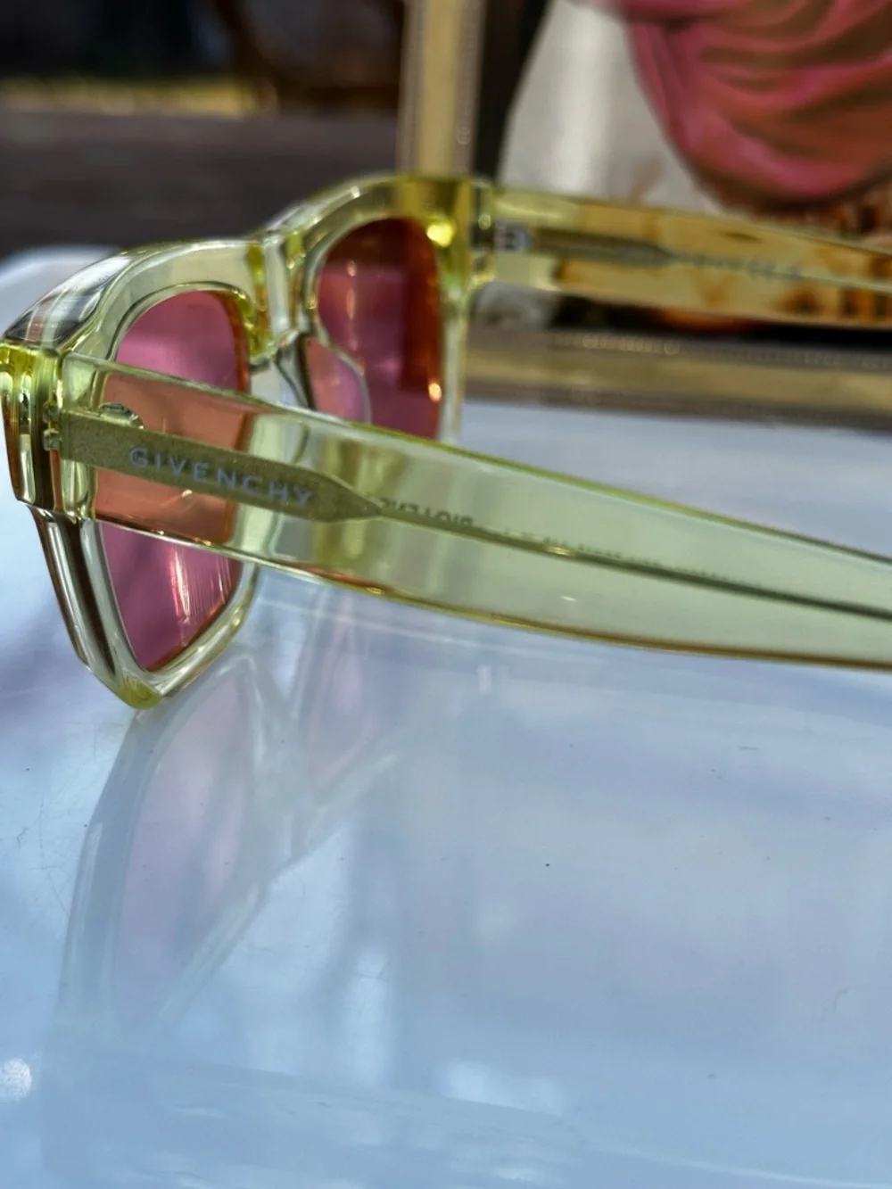 Givenchy gv400020 translucent
