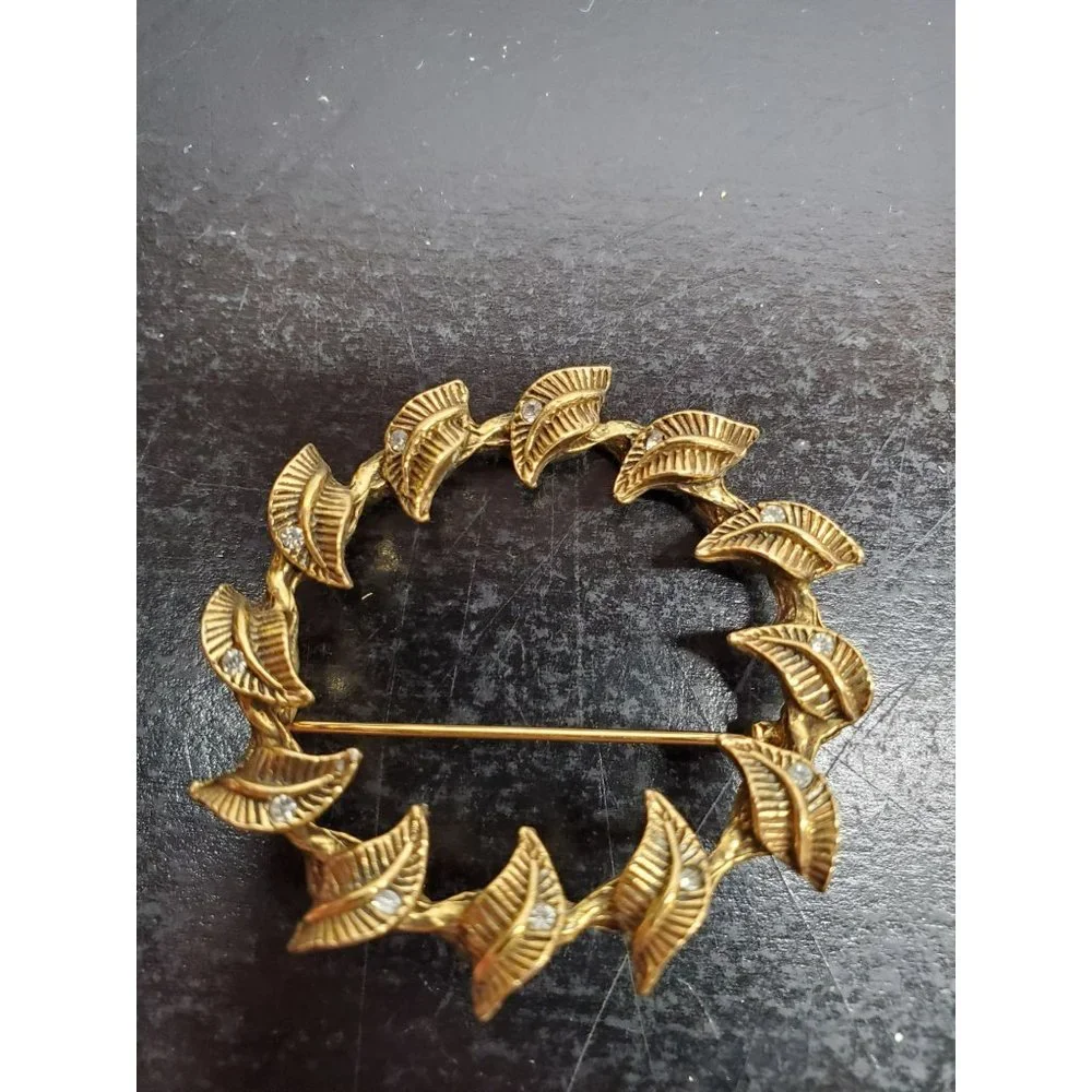 Unbranded vintage gold