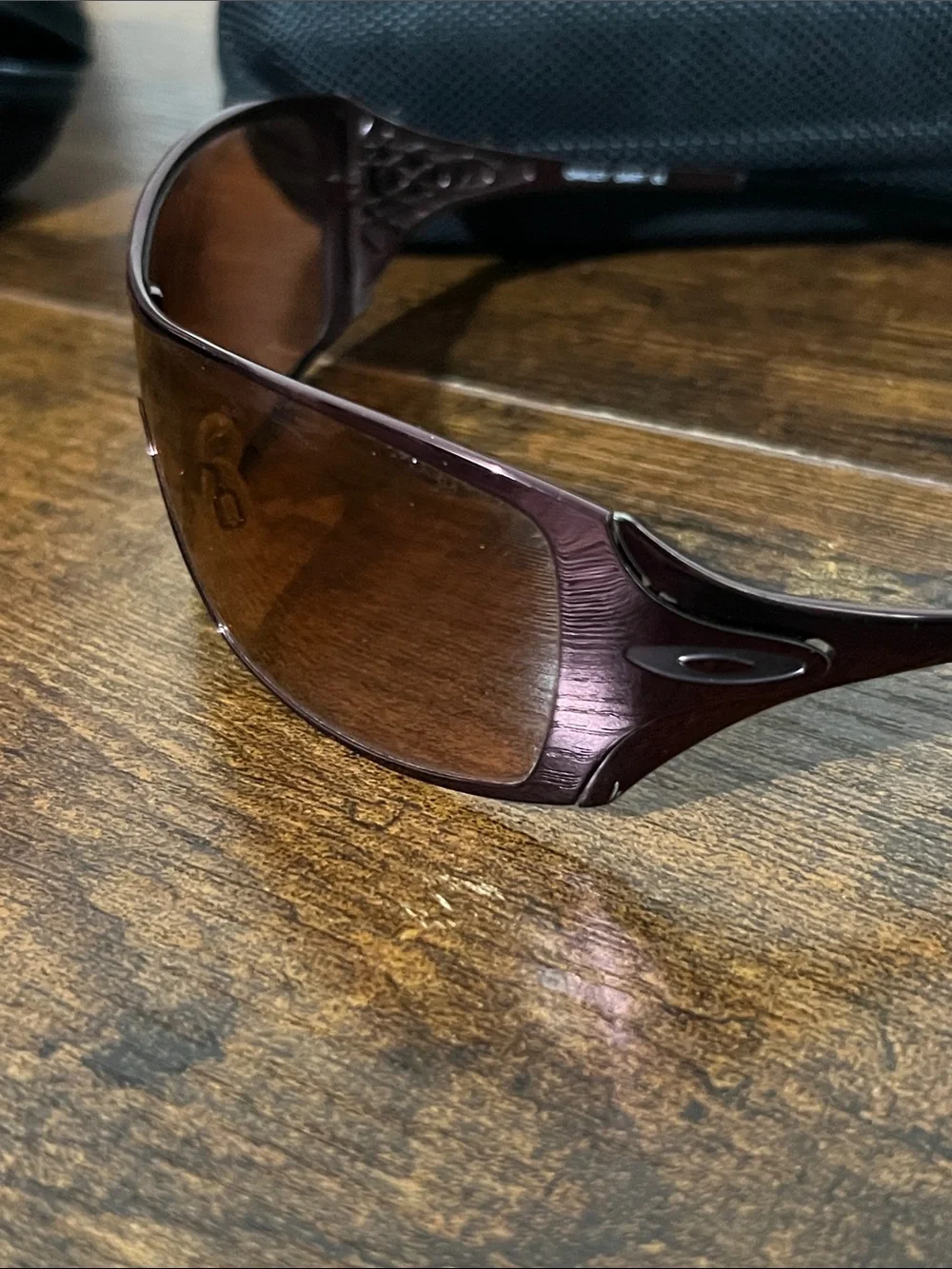 Oakley shield style
