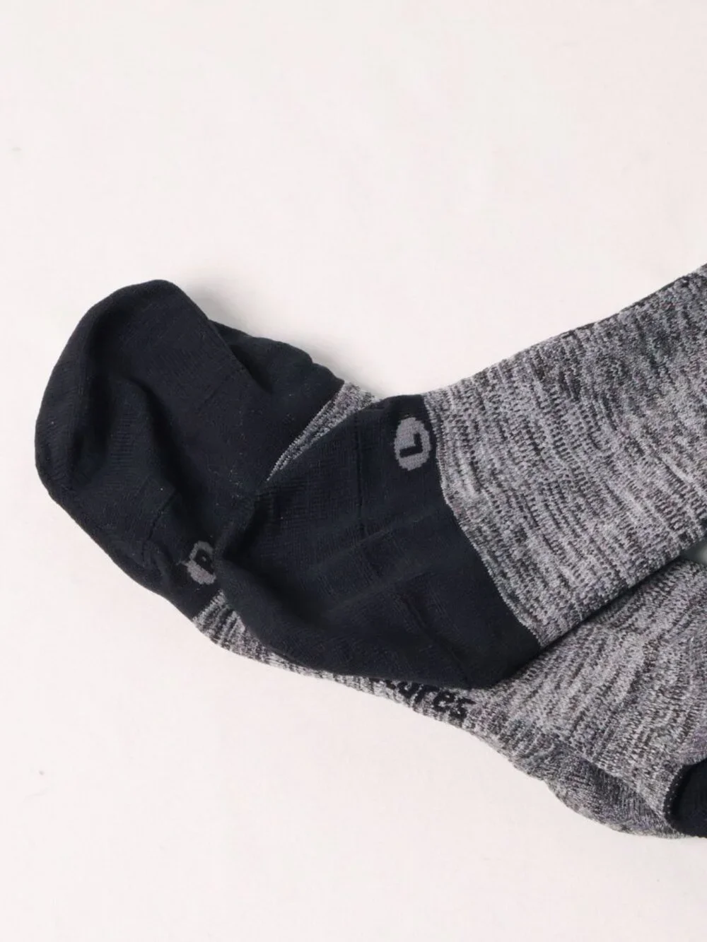 Feetures brand new
